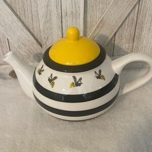 Terramoto Striped Teapot with Bee Design and Yellow Lid